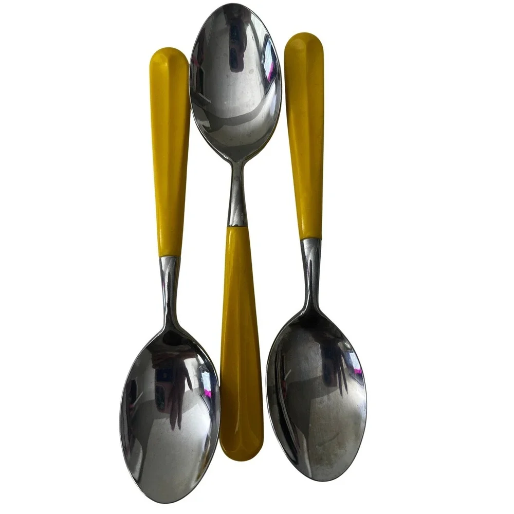 Vintage/Retro Oxford Hall Yellow Handle Stainless Flatware Set 35 Pc‎ Dining